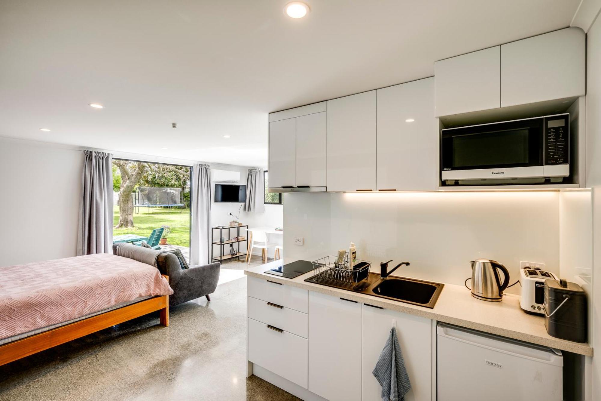 Modern Studio Near Clive River Exterior foto